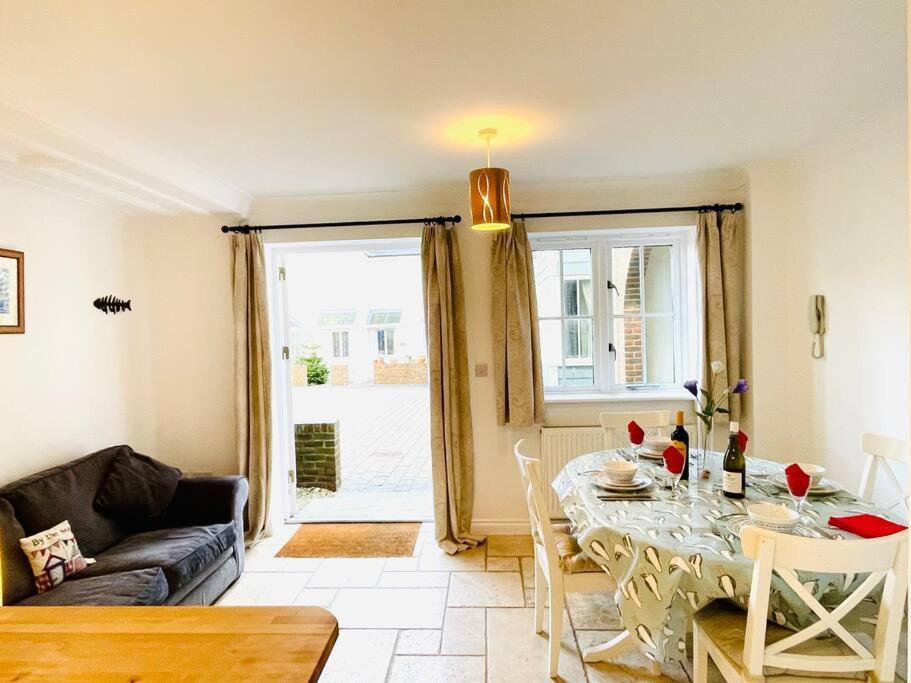 Holiday home Centrally Located 